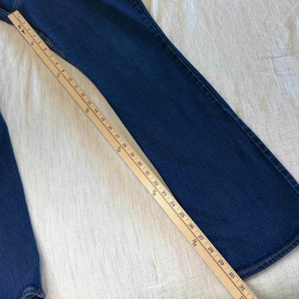 Old Navy Women 18 Blue Wow Boot-Cut Mid-Rise Dark Wash Stretch Denim Jeans